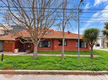 Casa · 171m² · 5 Ambientes · 1 Cochera · En Venta - Casa en PH. Oportunidad Para Refaccionar