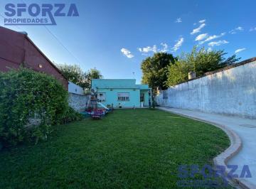Casa · 190m² · 5 Ambientes · 1 Cochera · Casa en Venta en Bella Vista Sobre Amplio Terreno