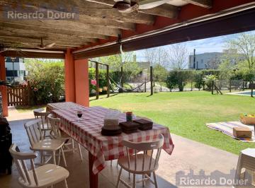 Casa · 200m² · 4 Ambientes · 4 Cocheras · Casa con Pileta en Alquiler Temporario de Verano/vacaciones o Anual en El Canton