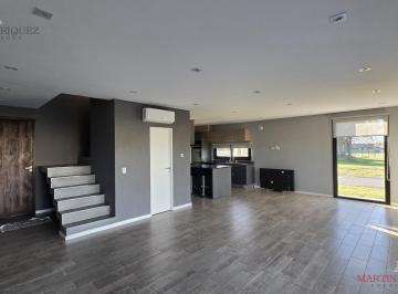 Casa · 186m² · 5 Ambientes · 2 Cocheras · Casa en Alquiler en San Juan Chico Hudson