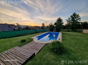 Casa · 150m² · 5 Ambientes · 2 Cocheras · Casa en Alquiler por 24 Meses con Piscina 4 Dorm., altos de Manzanares