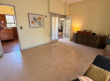 Casa · 205m² · 4 Ambientes · 2 Cocheras · Casa en Villa Bosch
