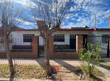 Casa · 96m² · 3 Ambientes · 1 Cochera · Venta Casa en Los Boulevares