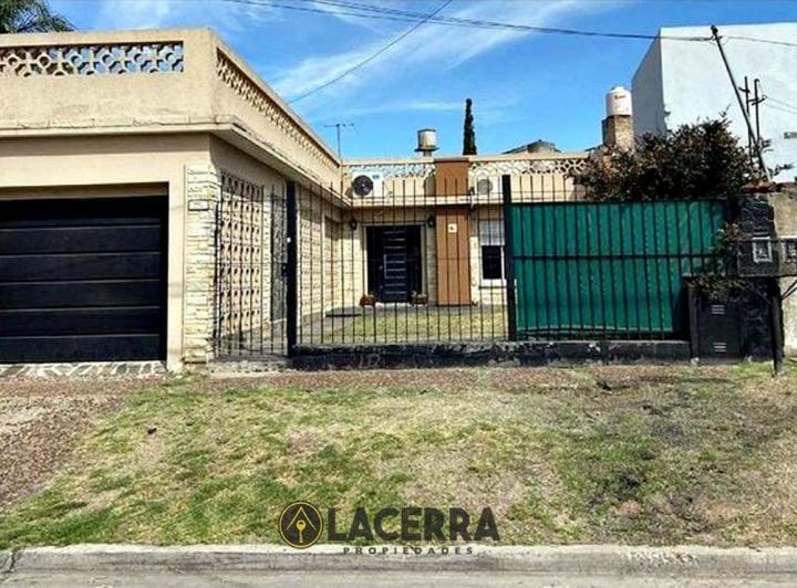 Casa · 107m² · 3 Ambientes · 1 Cochera