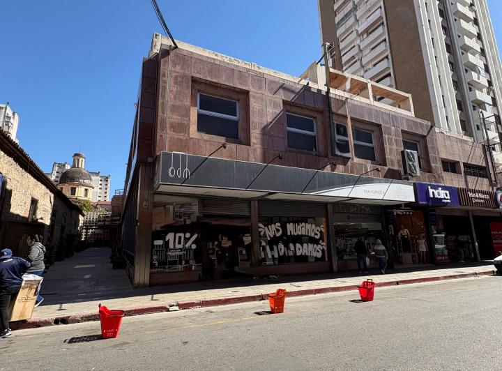 Local comercial · 823m² · 10 Ambientes