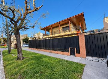 Casa · 300m² · 4 Ambientes · 4 Cocheras · Casa en Ciudad Madero