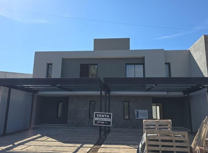 Casa · 180m² · 5 Ambientes · 2 Cocheras