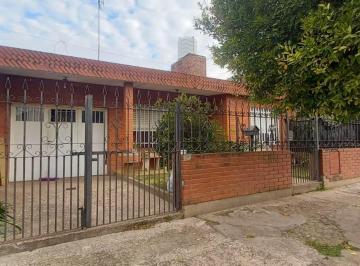 Casa · 155m² · 4 Ambientes · 1 Cochera · Venta Casa 2 Dor Zona Sur Apto Credito