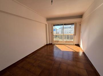 Departamento de 3 ambientes, Floresta · Departamento 3 Ambientes Al Frente con Balcón Corrido – Todo Luz y Sol