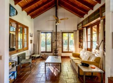 Casa · 390m² · 5 Ambientes · 2 Cocheras · Casa Única en Parque Arbolado de 3.360 m²