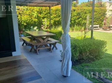 Casa · 800m² · 6 Ambientes · 2 Cocheras · Alquiler de Verano en Talar del Lago II