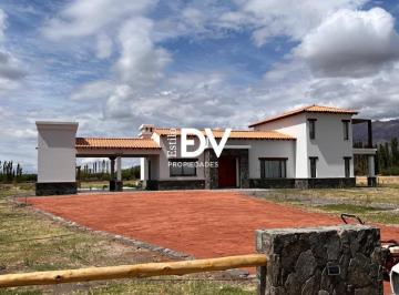 Casa · 5 Ambientes · Casa en Alquiler Temporario - La Estancia de Cafayate - 6 Personas