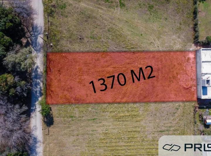 Terreno · 1350m²