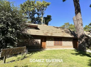 Casa · 173m² · 5 Ambientes · 1 Cochera · Casa en Alquiler Golf Nuevo, Disponible Enero