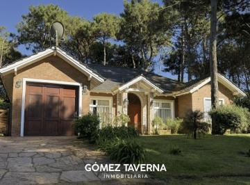 Casa · 711m² · 4 Ambientes · 1 Cochera · Casa en Alquiler Pinamar