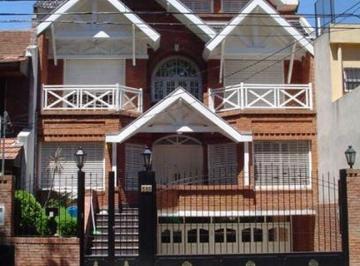 Casa de 6 ambientes, San Isidro · Casa 6 Ambientes en Alquiler en Martínez