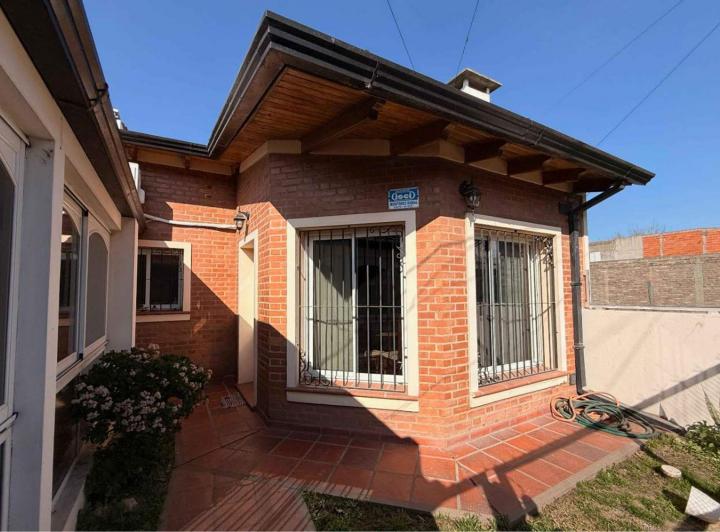 Casa · 136m² · 5 Ambientes · 1 Cochera