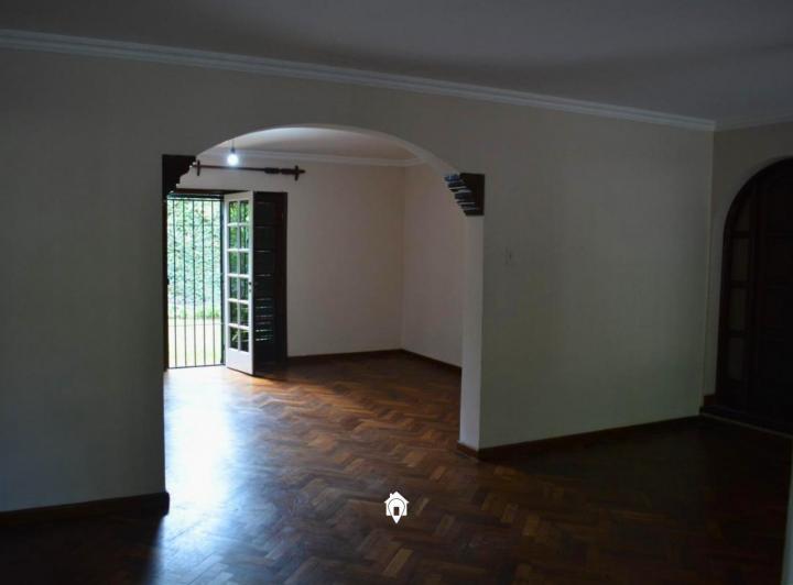 Casa · 250m² · 4 Dormitorios · 1 Cochera