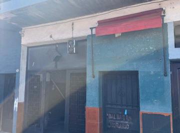 Casa de 4 ambientes, Pompeya · Casa con Galpón en Planta Baja