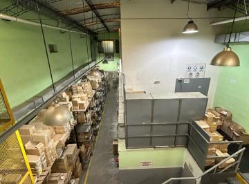 Bodega-Galpón · 750m² · 8 Ambientes · 1 Cochera · Alquiler Galpón / Depósito de 789 m² con Oficinas, Montacargas y Trifásica – La Paternal