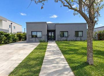 Casa · 158m² · 5 Ambientes · Venta Casa 5 Ambientes en Una Planta Vista Al Agua Barrio Islas El Cantón Escobar