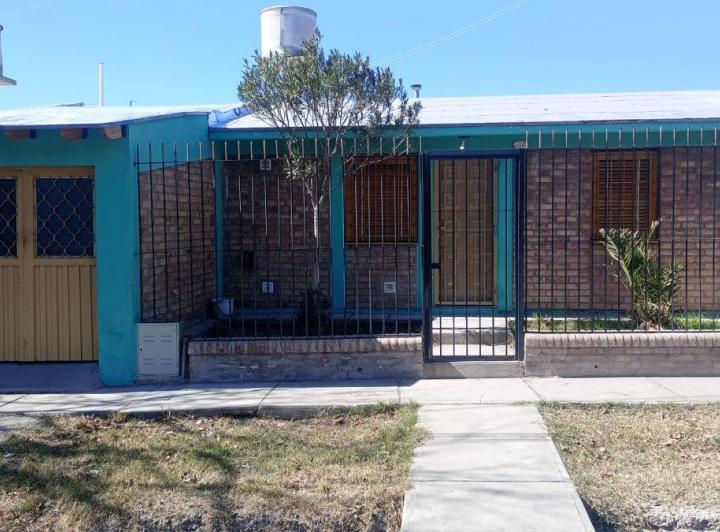 Casa · 75m² · 4 Ambientes · 1 Cochera