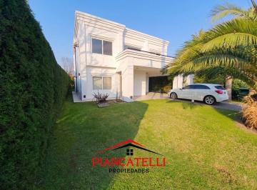 Casa · 237m² · 4 Dormitorios · 3 Cocheras · Casa en Alquiler en Banco Provincia, Lote 390 m², 4 Habitaciones