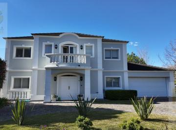Casa · 250m² · 5 Ambientes · 4 Cocheras · Casa en Venta Abril Club de Campo