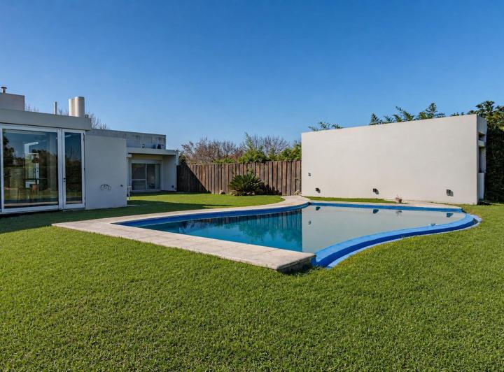 Casa · 494m² · 6 Ambientes · 2 Cocheras