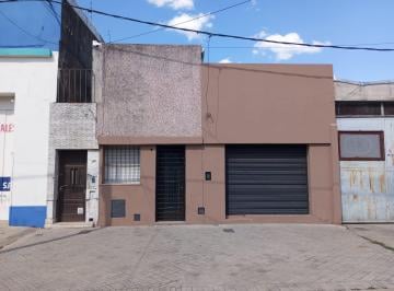 Casa de 4 ambientes, Rosario · Local Comercial Al Frente Sobre Calle Santa Maria de Oro Zona Alto Rosario