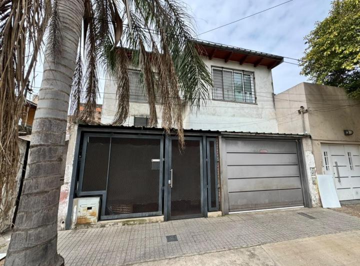 Casa · 92m² · 5 Ambientes · 1 Cochera