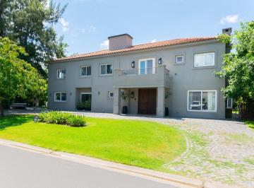 Casa · 480m² · 7 Ambientes · Casa en Venta en Pacheco Golf Club, General Pacheco, Tigre - 4 Dorm. en Suite