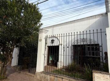 Casa de 5 ambientes, Salta · Casa de 5 Ambientes a m del Shopping | con Quincho y Garage
