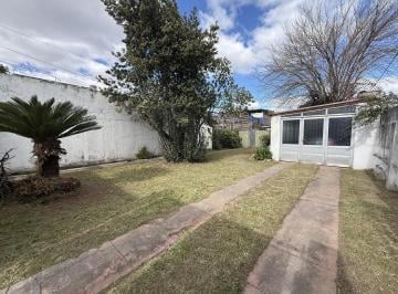 Casa · 180m² · 4 Ambientes · 1 Cochera · Venta Casa Banfiled Escucho Ofertas