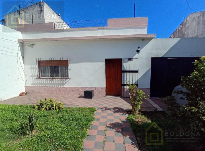 Casa · 109m² · 3 Ambientes · 4 Cocheras