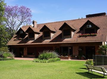 Casa · 424m² · 5 Dormitorios · 5 Cocheras · Venta Chalet 5 Dorm. en Don Torcuato