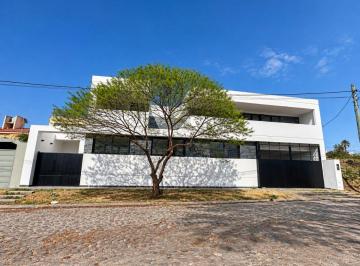 Casa de 7 ambientes, Salta · Venta de Casa en Grand Bourg.