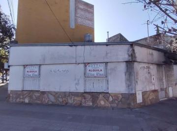 Casa de 1 ambiente, Ciudad de Santa Fe · Vera 3500 Barrio Roma - a 1 Cuadra de Av Freyre: 1 Dormitorio con Placard, Cocina - Comedor y Baño.