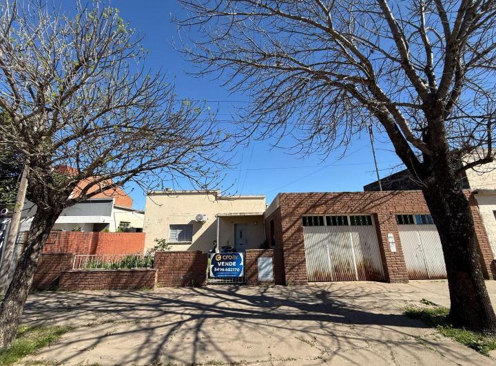 Casa · 196m² · 2 Dormitorios · 1 Cochera