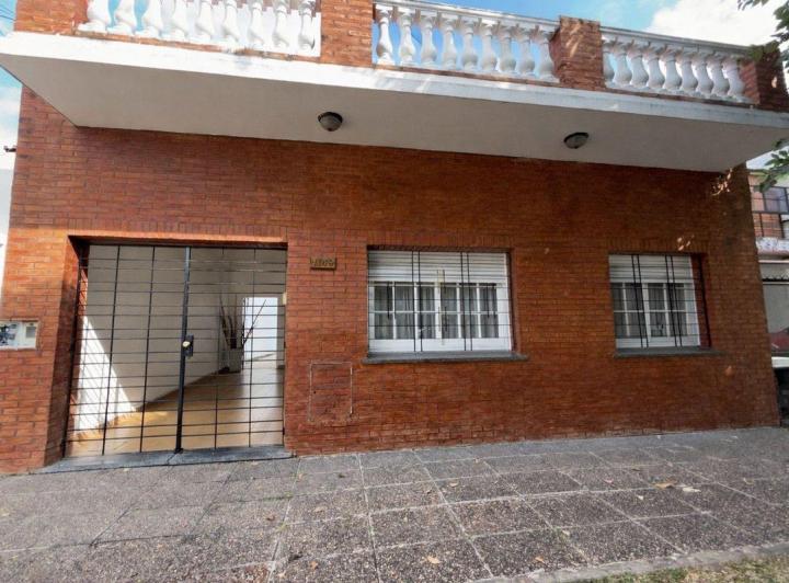 Casa · 127m² · 4 Ambientes · 1 Cochera