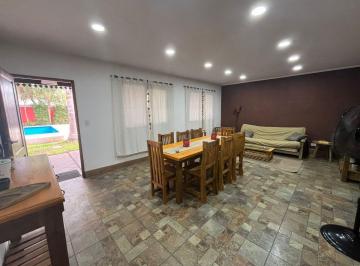Casa · 85m² · 3 Ambientes · 2 Cocheras · Venta Casa 3 Amb Pileta Manuel Alberti Financia