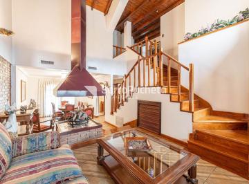Casa · 240m² · 4 Ambientes · 3 Cocheras · Venta Casa 4 Ambientes con Jardín y Piscina en Haedo Sur