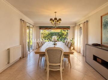 Casa · 152m² · 4 Ambientes · 2 Cocheras · Casa en Venta en Casco de Moreno