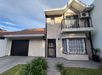 Casa · 112m² · 3 Ambientes · 3 Cocheras · Venta Casa en Ranelagh