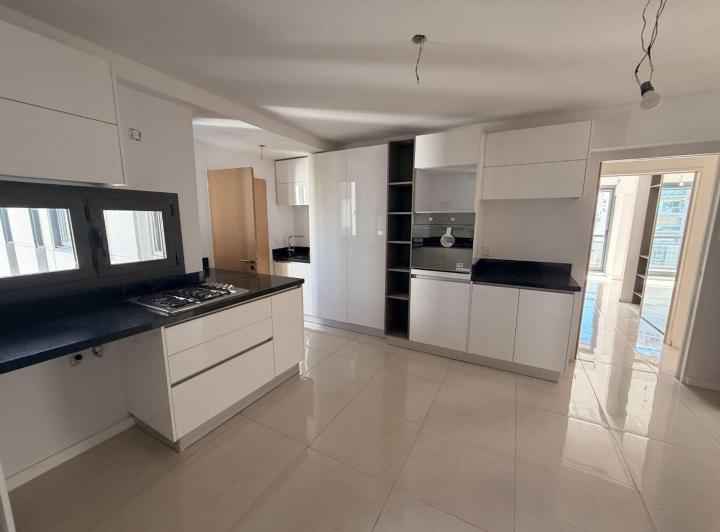 Departamento · 140m² · 4 Ambientes · 2 Cocheras