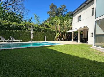 Casa · 300m² · 7 Ambientes · 2 Cocheras · Casa en Alquiler Temporal Verano en Punta Chica, Zona Norte