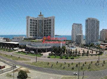 Foto1 · Tres Dorm. con Vista a Playa Mansa en Alquiler