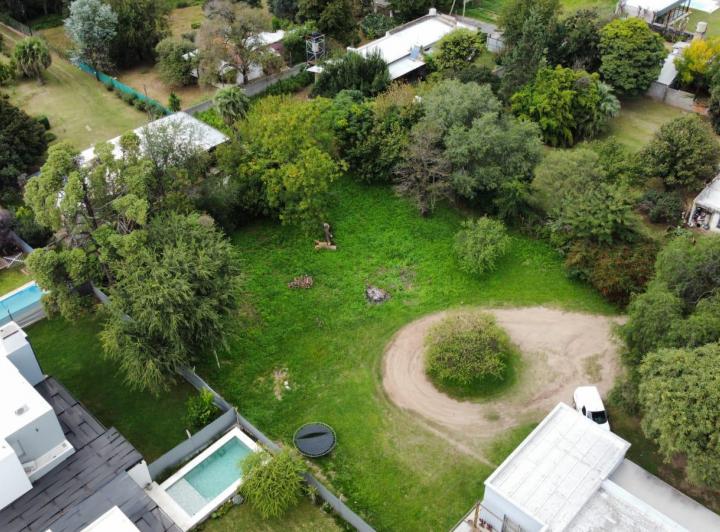 Terreno · 1110m²