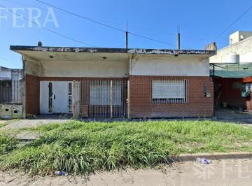 Casa · 134m² · 3 Ambientes · 2 Cocheras · Venta Casa 3 Ambientes con Cochera en San Francisco Solano