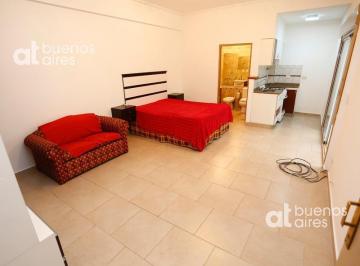 Departamento · 42m² · 1 Ambiente · Monoambiente con Patio en El Barrio de Flores en Alquiler Tradicional.